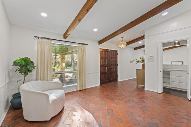 1907 N Tenth Street, Longview, TX 75601