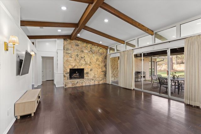 1907 N Tenth Street, Longview, TX 75601