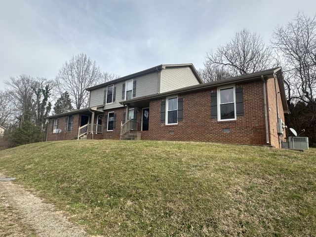 1681 Baltimore Dr, Clarksville, TN 37043