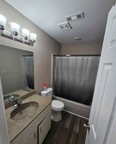 1681 Baltimore Dr, Clarksville, TN 37043