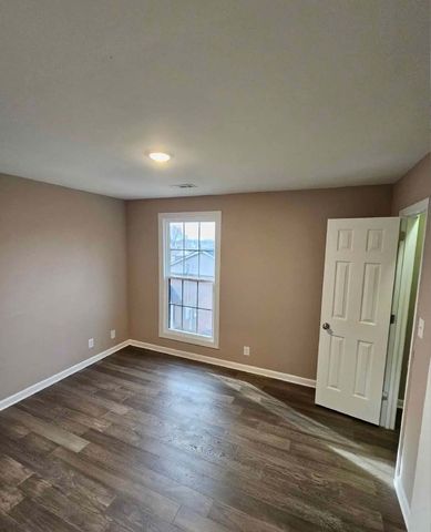 1681 Baltimore Dr, Clarksville, TN 37043