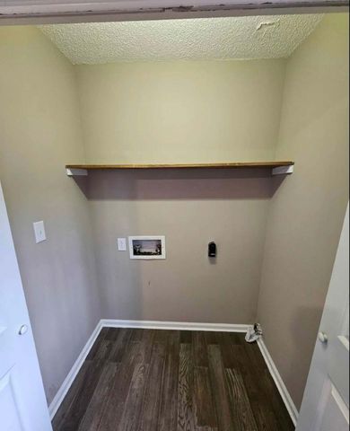 1681 Baltimore Dr, Clarksville, TN 37043