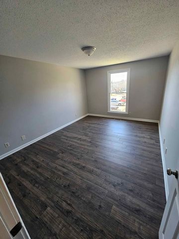 1681 Baltimore Dr, Clarksville, TN 37043