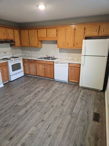 1681 Baltimore Dr, Clarksville, TN 37043