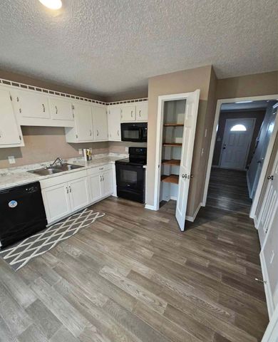 1681 Baltimore Dr, Clarksville, TN 37043