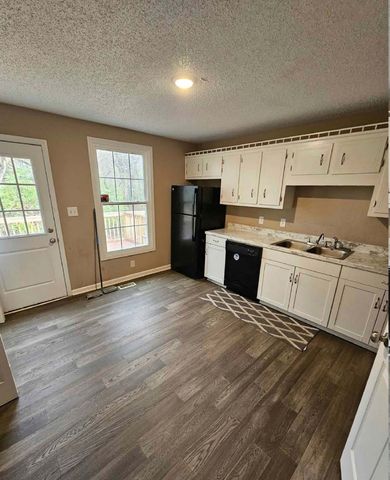 1681 Baltimore Dr, Clarksville, TN 37043