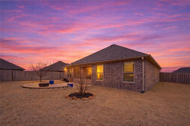 1231 Gardenia Street, Centerton, AR 72719