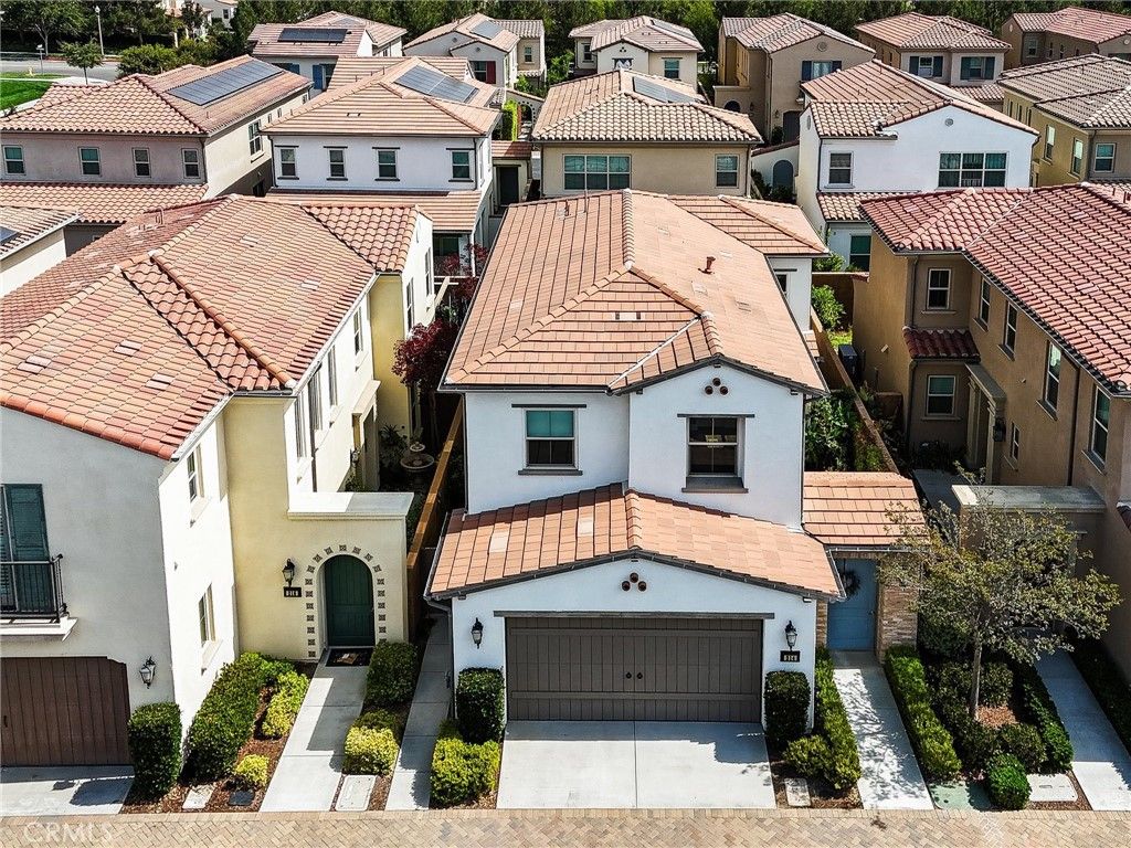 Image 2 of property listing at 214 Gaspar, Irvine, CA 92618