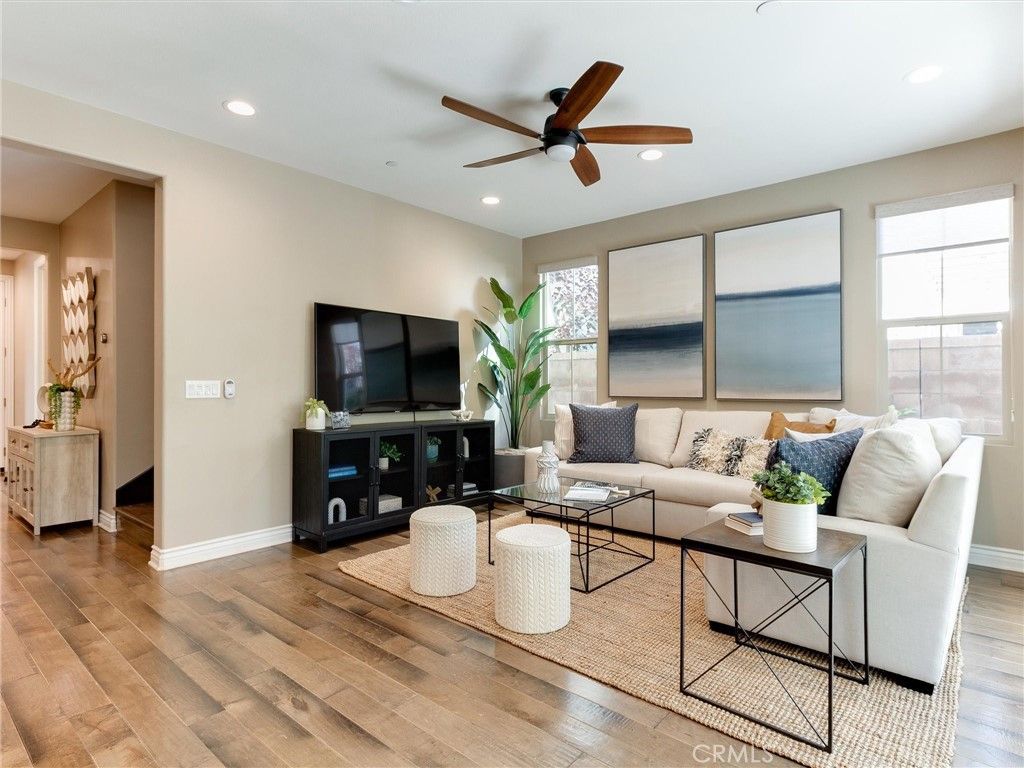 Image 6 of property listing at 214 Gaspar, Irvine, CA 92618