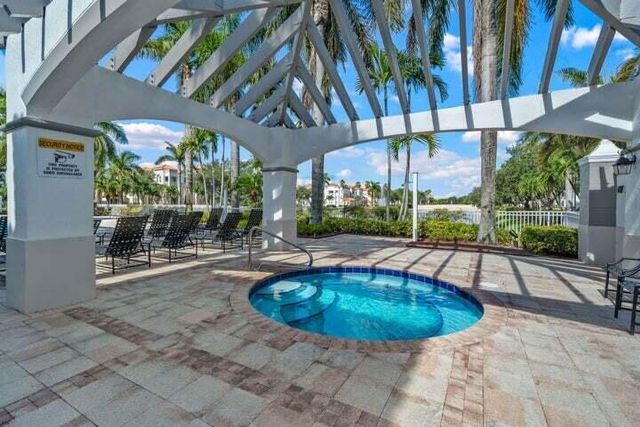 11015 Legacy Lane, Palm Beach Gardens, FL 33410