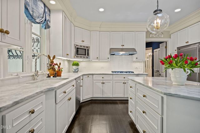 2 Greenside Court, Durham, NC 27707