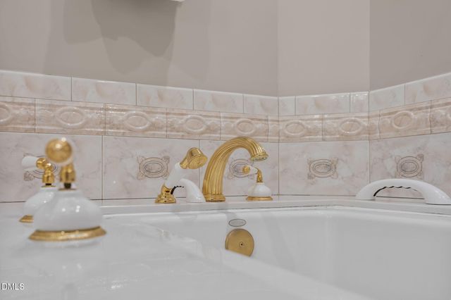 2 Greenside Court, Durham, NC 27707