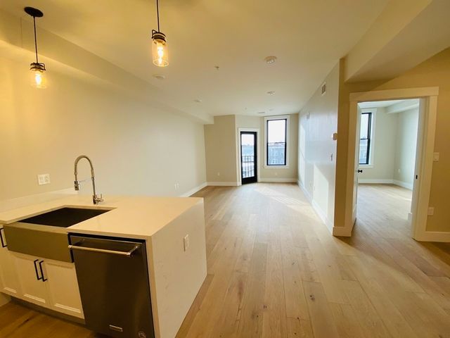 305 Webster Ave 401, Cambridge, MA 02141