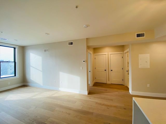 305 Webster Ave 401, Cambridge, MA 02141