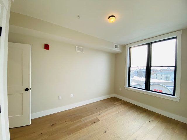305 Webster Ave 401, Cambridge, MA 02141