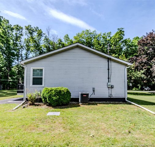 15 Van Dewark Road, Middletown, NY 10941