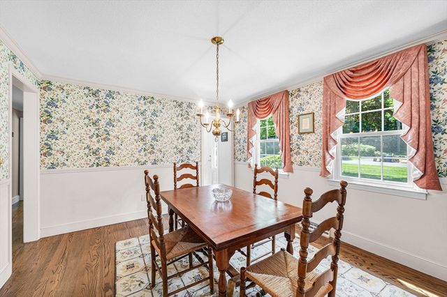 6 Brookmont Dr, Wilbraham, MA 01095