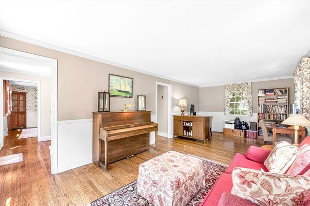 6 Brookmont Dr, Wilbraham, MA 01095