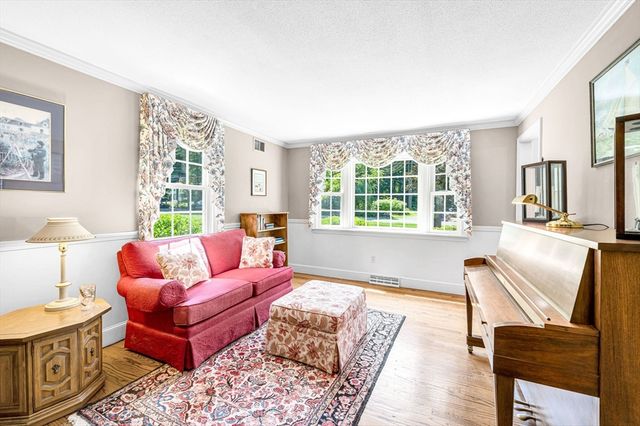 6 Brookmont Dr, Wilbraham, MA 01095