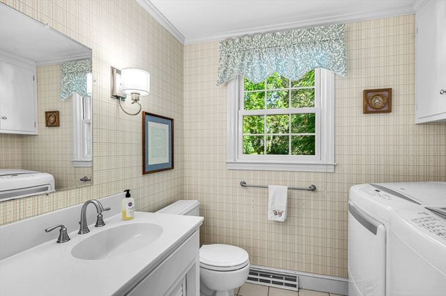 6 Brookmont Dr, Wilbraham, MA 01095
