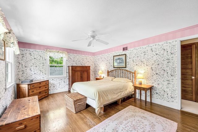 6 Brookmont Dr, Wilbraham, MA 01095