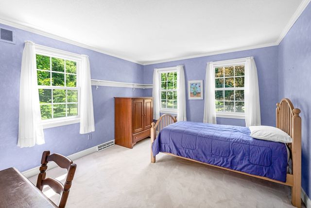 6 Brookmont Dr, Wilbraham, MA 01095