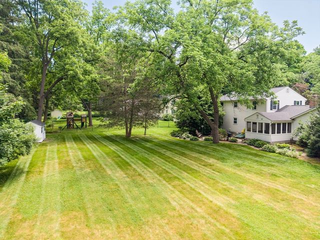 6 Brookmont Dr, Wilbraham, MA 01095