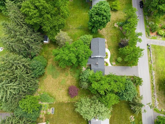 6 Brookmont Dr, Wilbraham, MA 01095