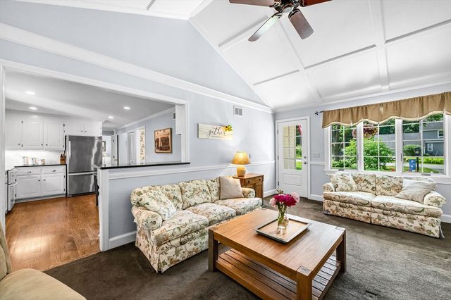 6 Brookmont Dr, Wilbraham, MA 01095