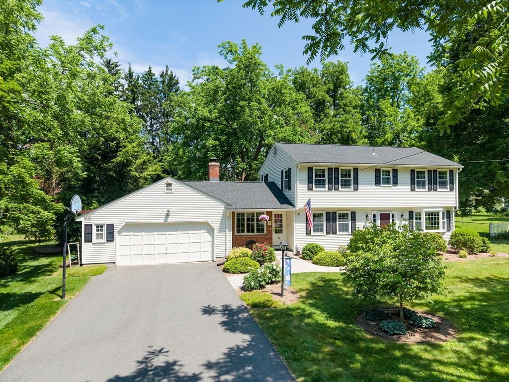 6 Brookmont Dr, Wilbraham, MA 01095