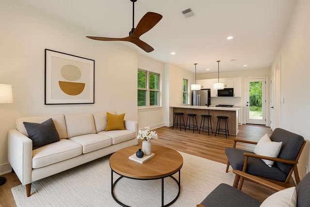 637 E Seaboard St Apt 2, Tallahassee, FL 32301