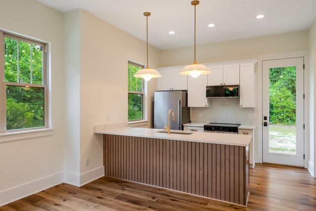 637 E Seaboard St Apt 2, Tallahassee, FL 32301