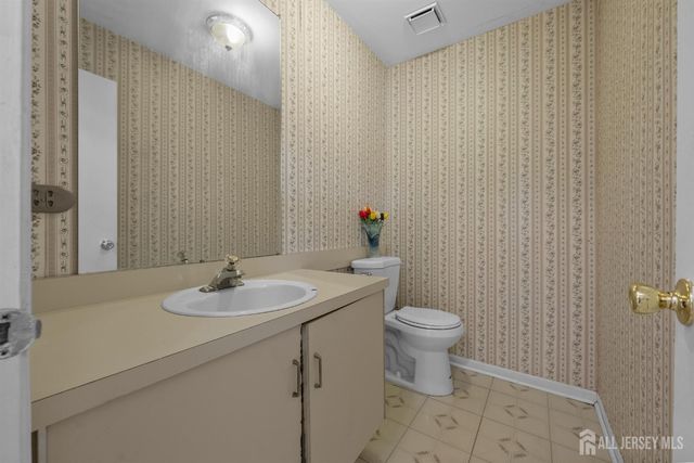 99 Woodmere Drive, Parlin, NJ 08859