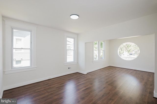 2906 OAK HILL AVE, Baltimore, MD 21207