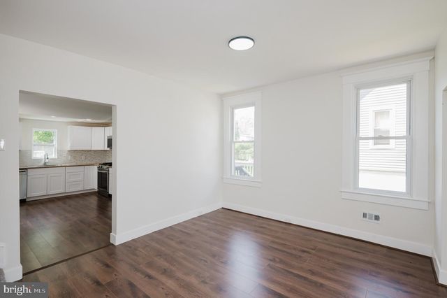 2906 OAK HILL AVE, Baltimore, MD 21207