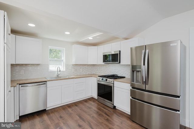 2906 OAK HILL AVE, Baltimore, MD 21207