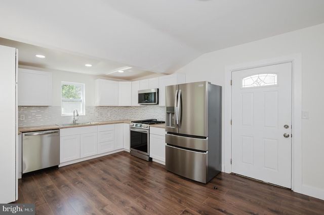2906 OAK HILL AVE, Baltimore, MD 21207