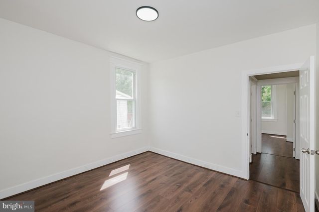 2906 OAK HILL AVE, Baltimore, MD 21207
