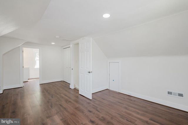 2906 OAK HILL AVE, Baltimore, MD 21207