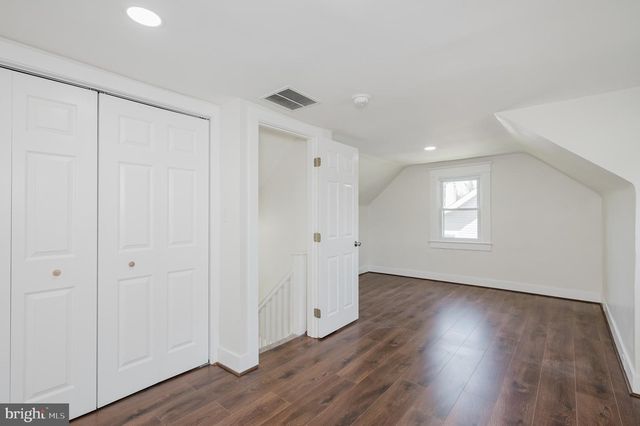 2906 OAK HILL AVE, Baltimore, MD 21207