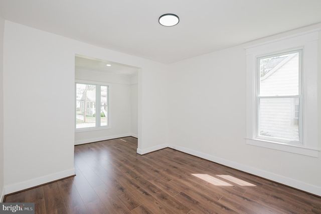 2906 OAK HILL AVE, Baltimore, MD 21207