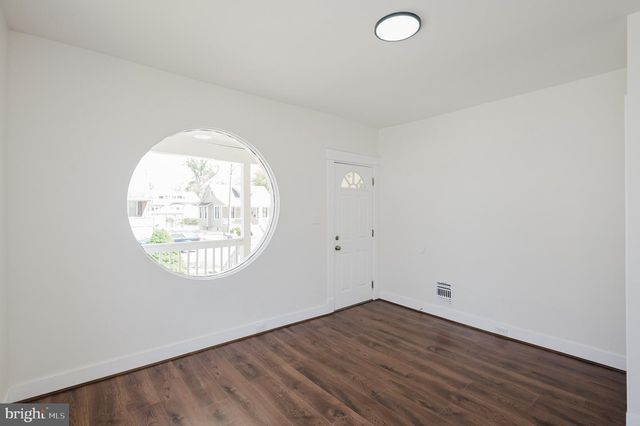 2906 OAK HILL AVE, Baltimore, MD 21207