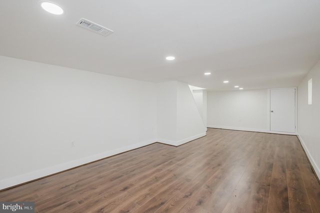 2906 OAK HILL AVE, Baltimore, MD 21207