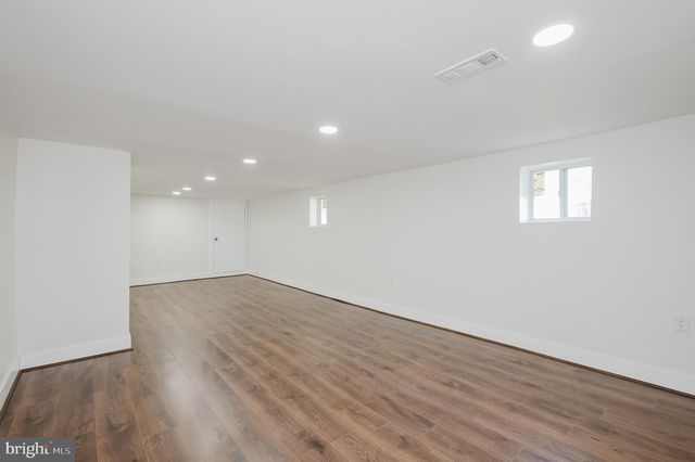 2906 OAK HILL AVE, Baltimore, MD 21207