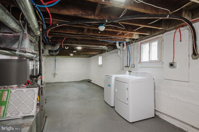 2906 OAK HILL AVE, Baltimore, MD 21207