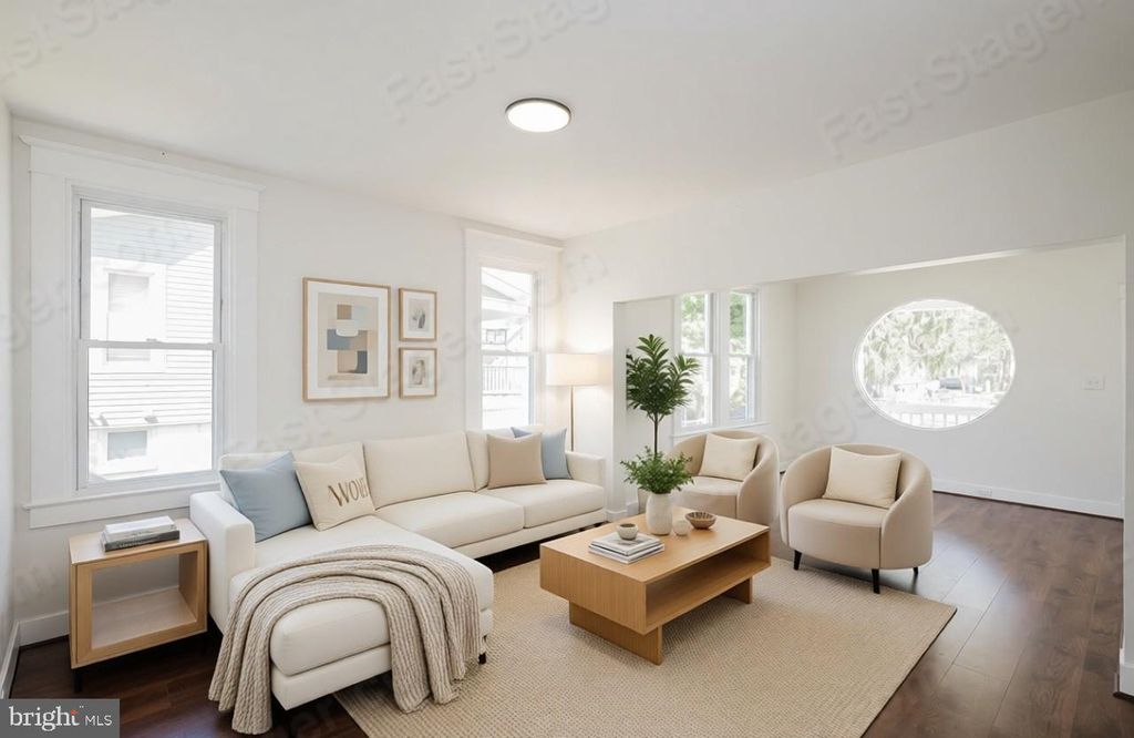 Image 10 of property listing at 2906 OAK HILL AVE, Baltimore, MD 21207