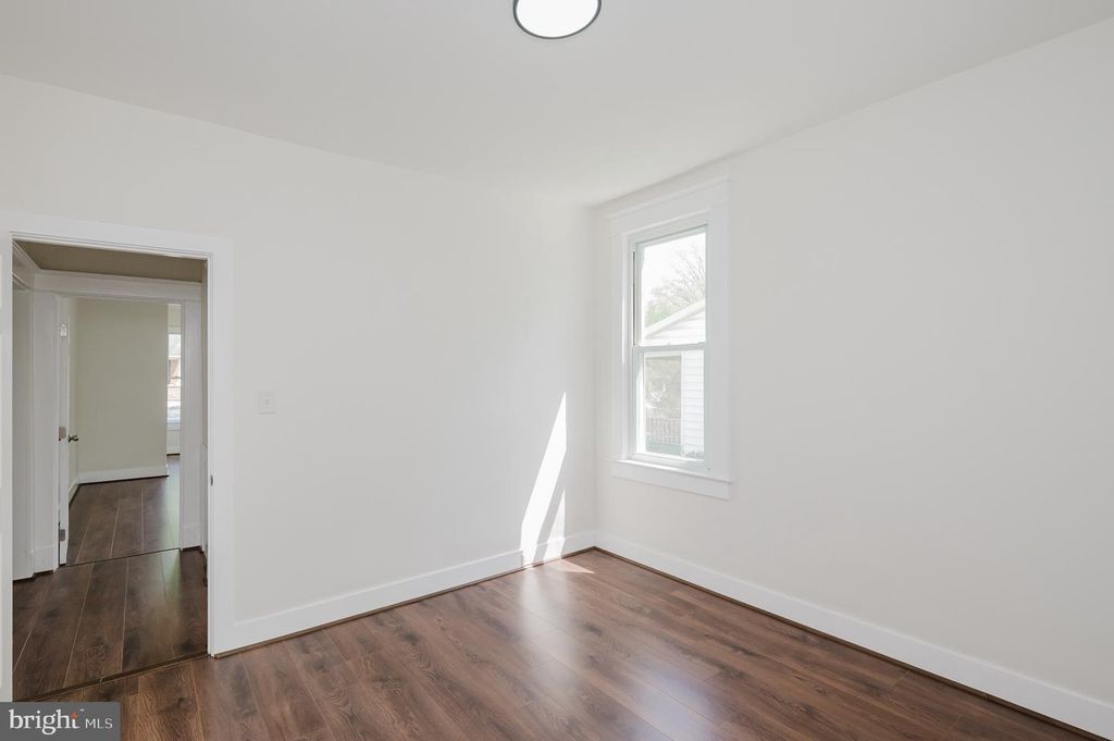 Image 26 of property listing at 2906 OAK HILL AVE, Baltimore, MD 21207
