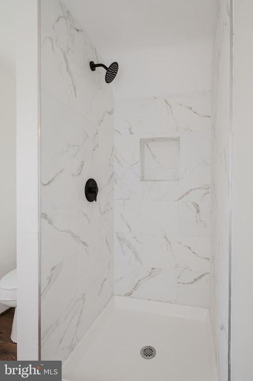 Image 32 of property listing at 2906 OAK HILL AVE, Baltimore, MD 21207