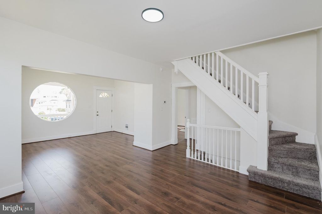 Image 41 of property listing at 2906 OAK HILL AVE, Baltimore, MD 21207