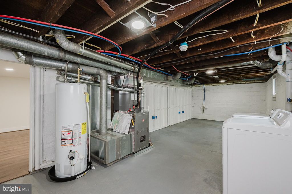 Image 57 of property listing at 2906 OAK HILL AVE, Baltimore, MD 21207